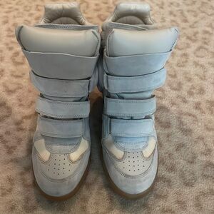 Isabel Marant icy blue sneaker